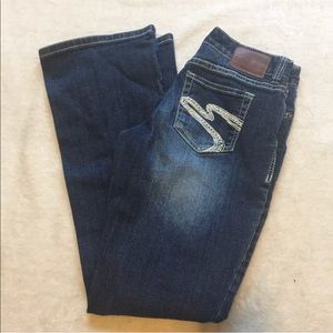 Maurices Dark Wash Boot Cut Jeans Size 1/2